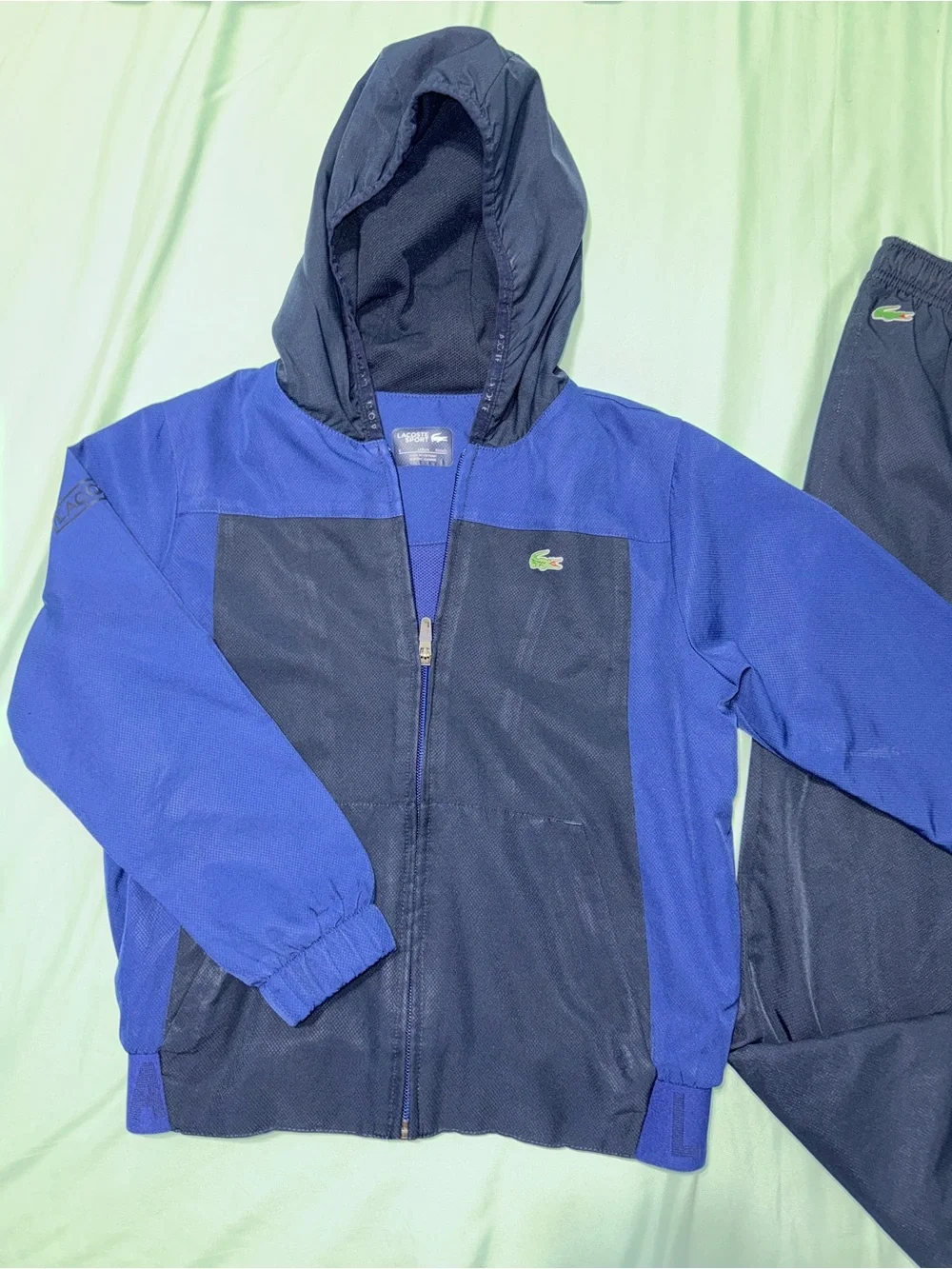 Lacoste Kids Navy and Blue Two-Tone Hooded joggers size 8 (small) big boys